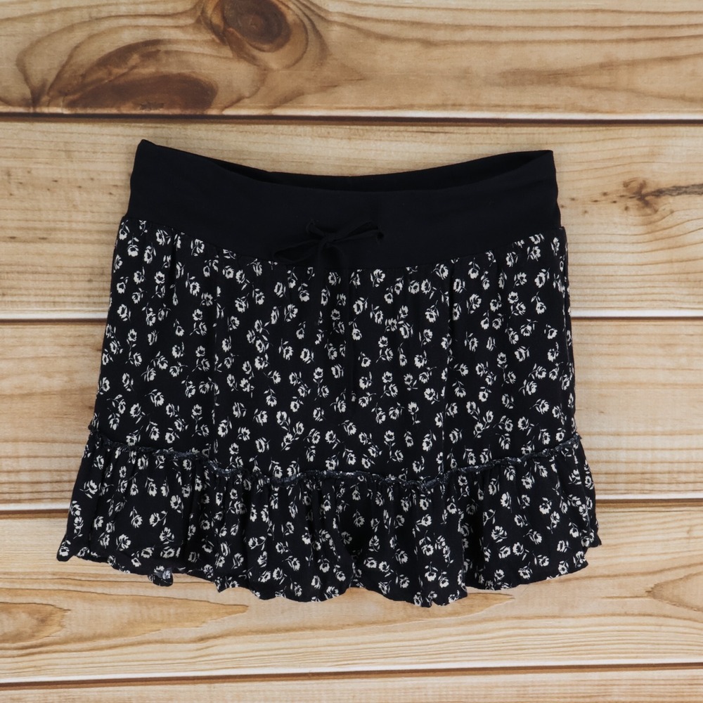 Forever 21 Mini Skirt Womens Size M Black Floral‎ Lined Drawstring Stretch Waist